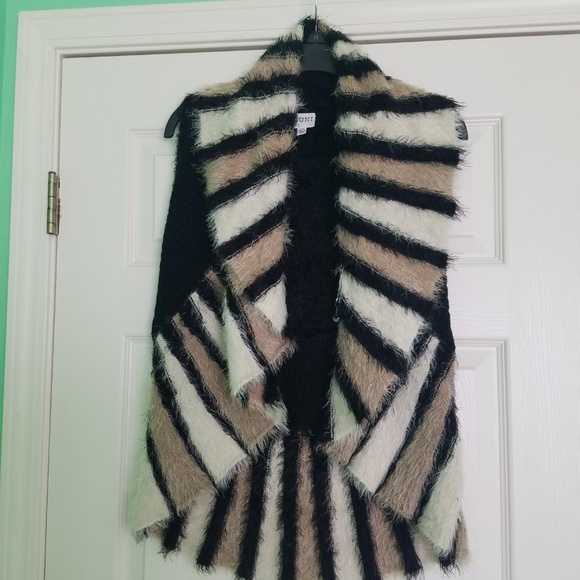 Furry vest - Picture 1 of 2